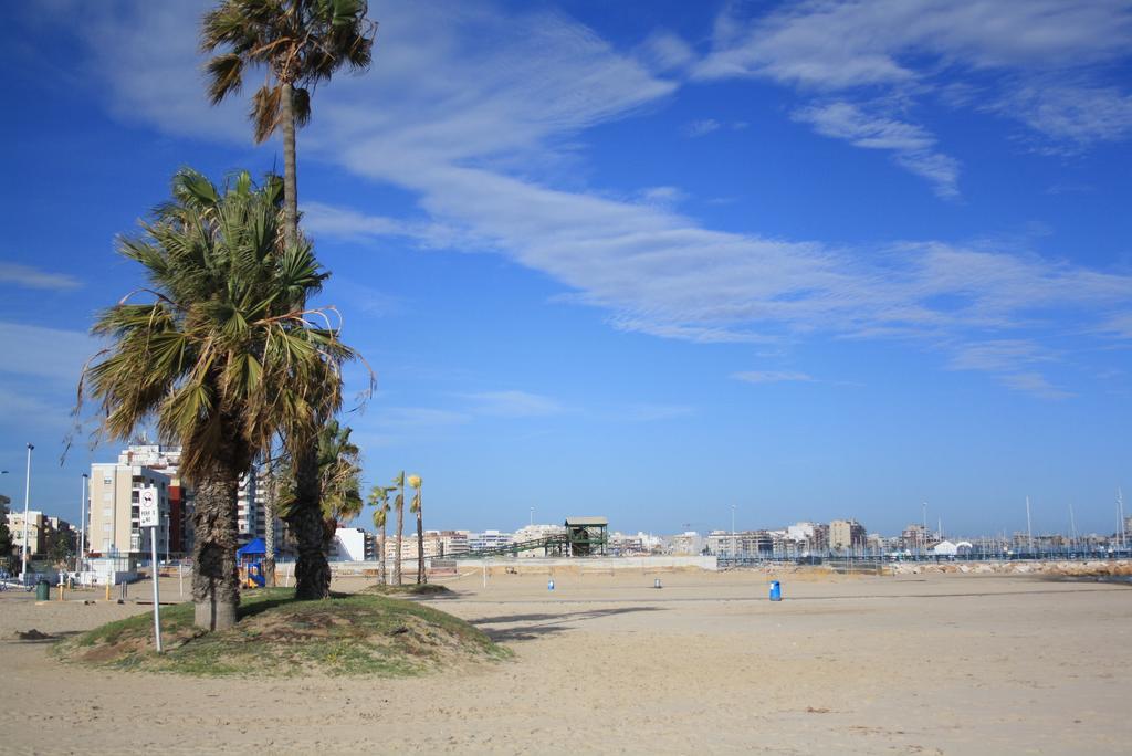 Apartamento Berry Playa Naufragos Torrevieja Kültér fotó