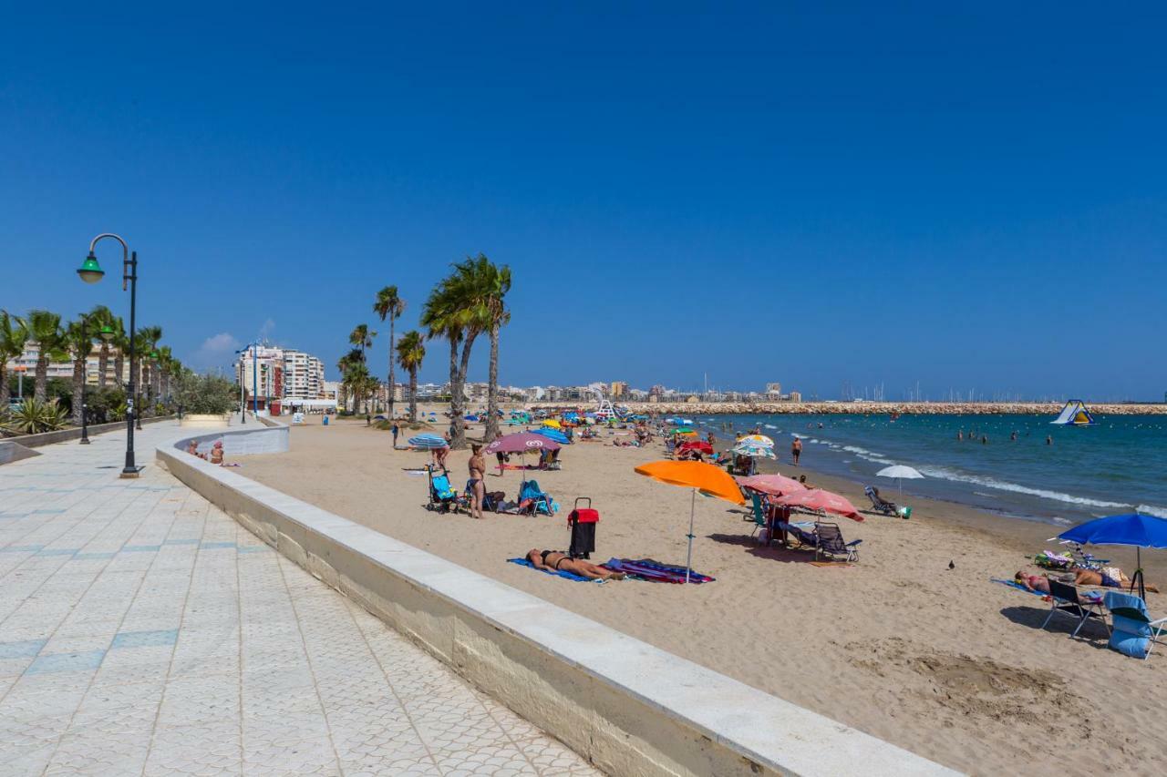 Apartamento Berry Playa Naufragos Torrevieja Kültér fotó